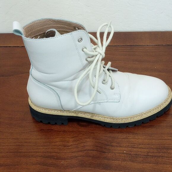 Mi.iM Combat Booties in Bone, size 6.5 - Picture 3 of 10